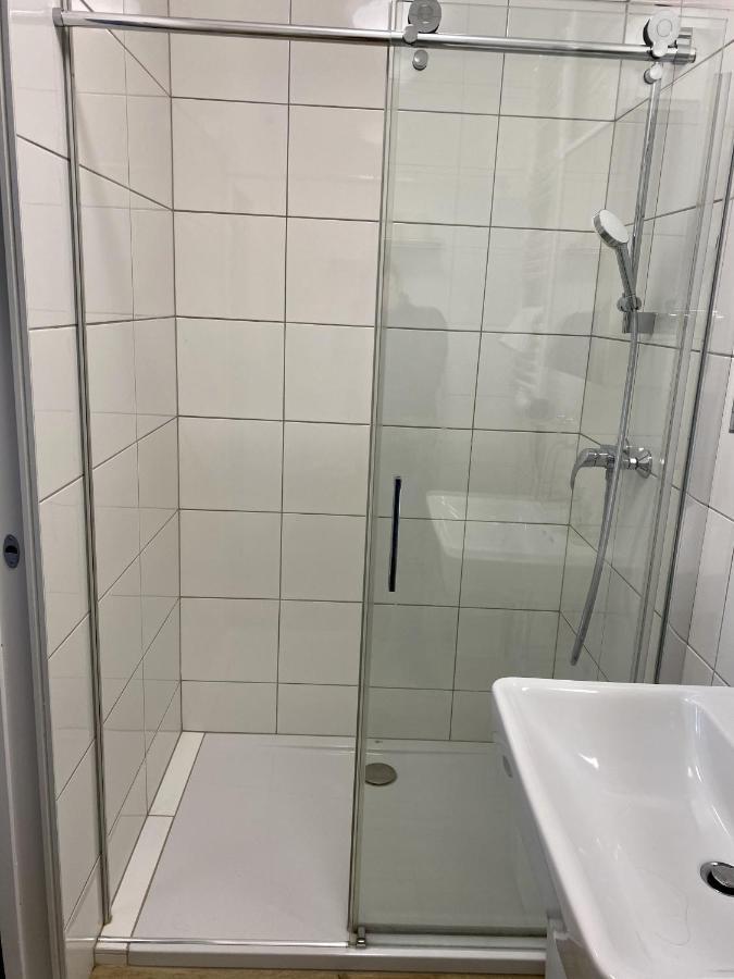 Ajo Apartments - Messe City Room - Self-Check-In Wien Exteriör bild